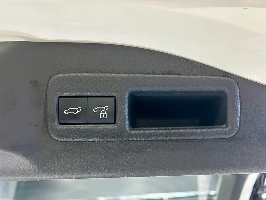 Toyota bZ4X 2022 immagine di auto #32