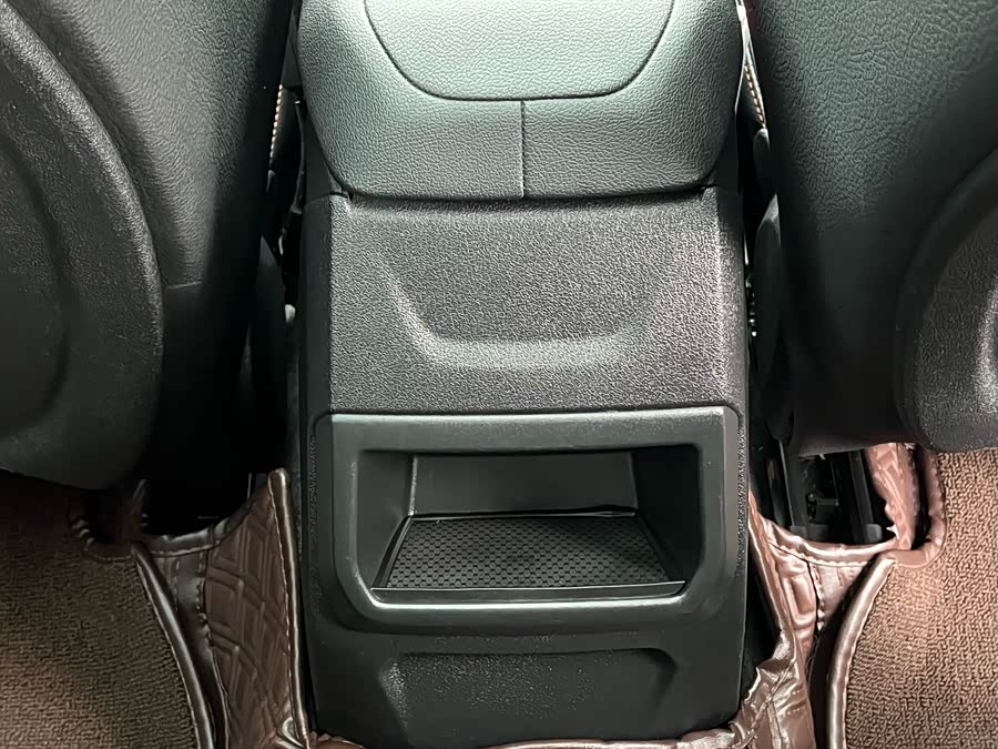 BMW 2 Series (Imported) 2024 immagine di auto #32