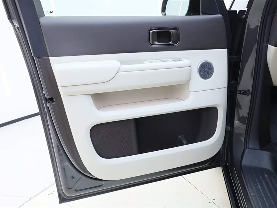 理想汽车 理想MEGA 2024 汽车图片 #32