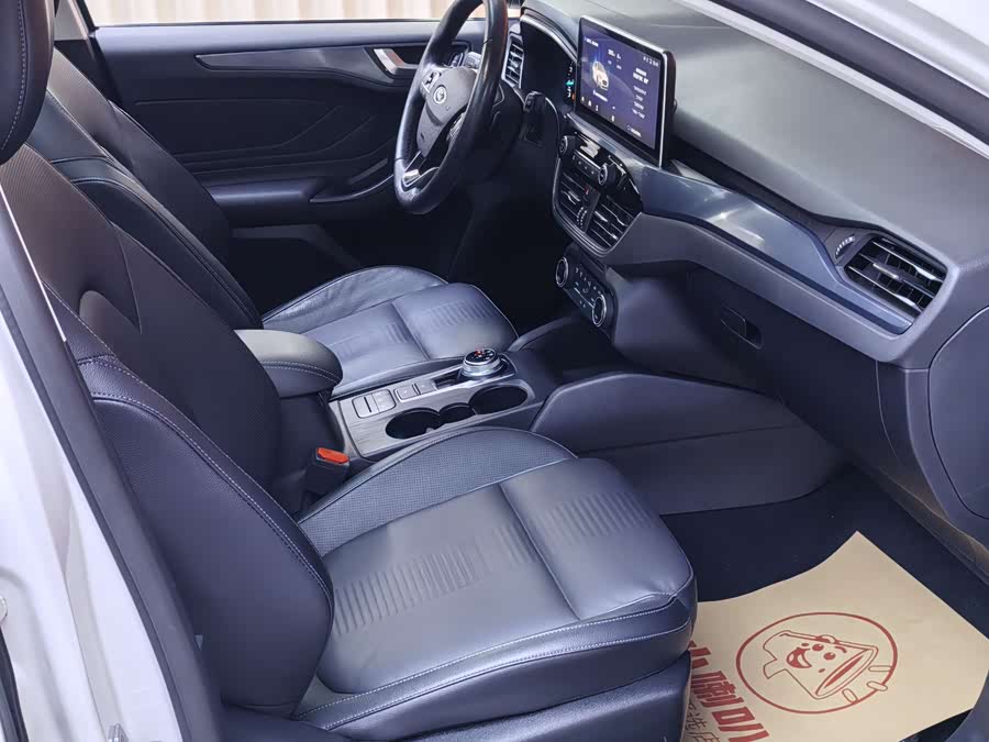 Ford Focus Active 2019 صورة سيارة #32