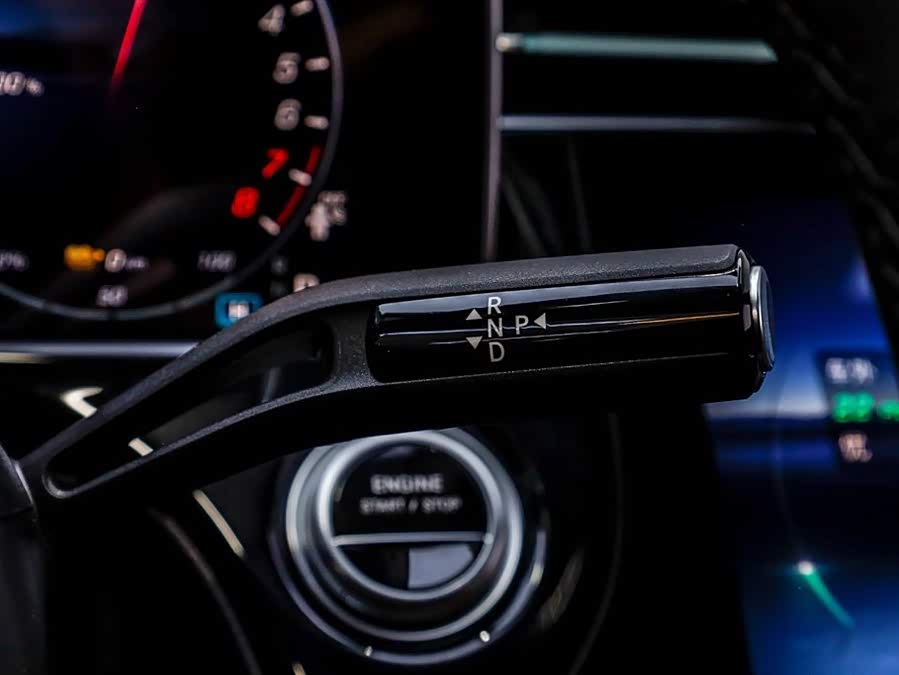 Mercedes-Benz E Class New Energy 2025 car image #32