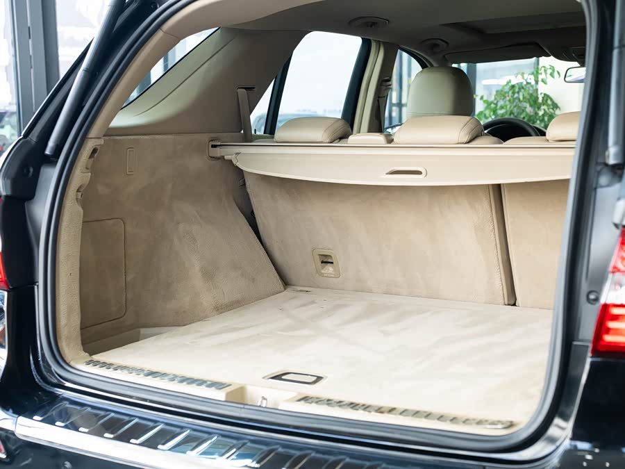 Mercedes-Benz M Class 2014 car image #32