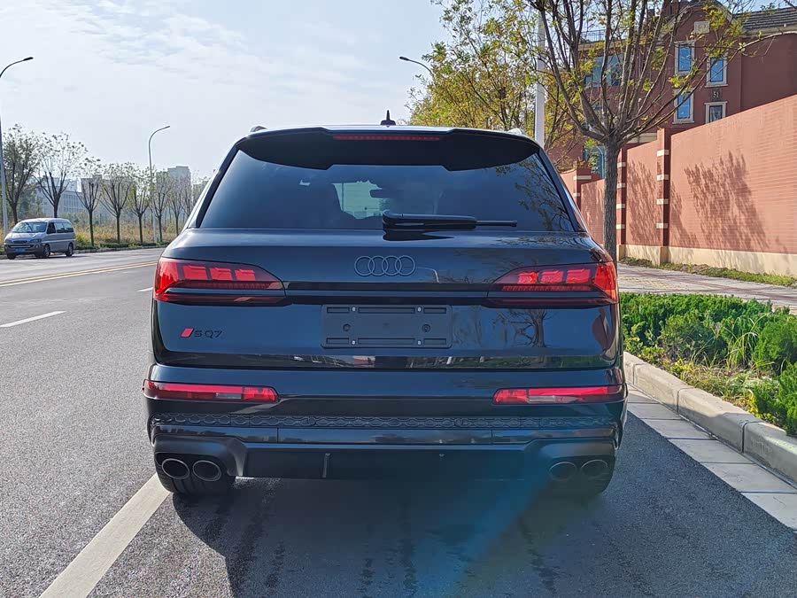 Audi SQ7 2024 изображение автомобиля #32