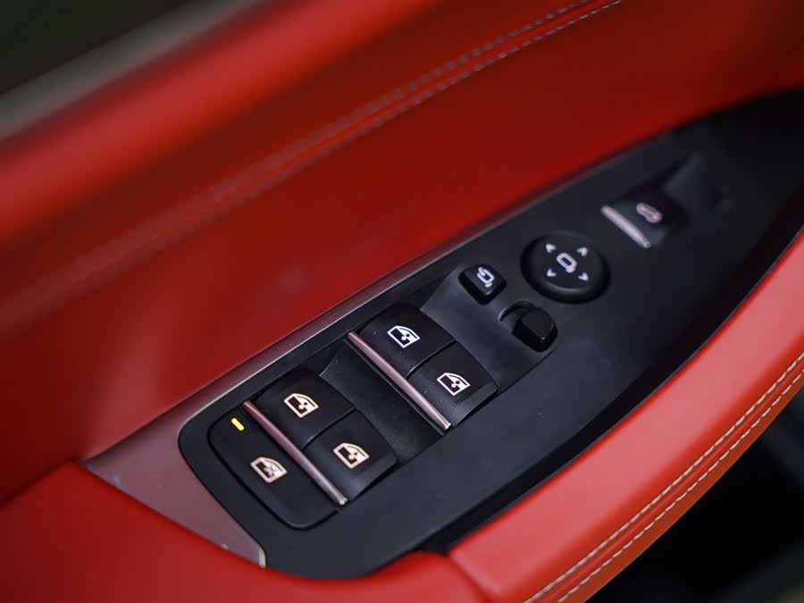 BMW X4 M 2022 immagine di auto #32