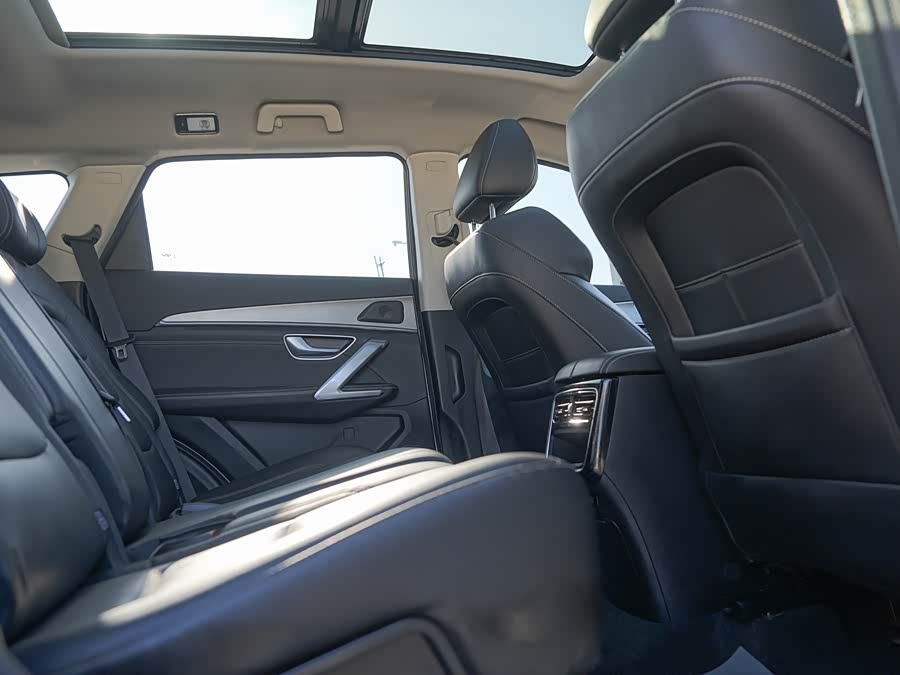 Jetour X70 PLUS 2025 car image #32