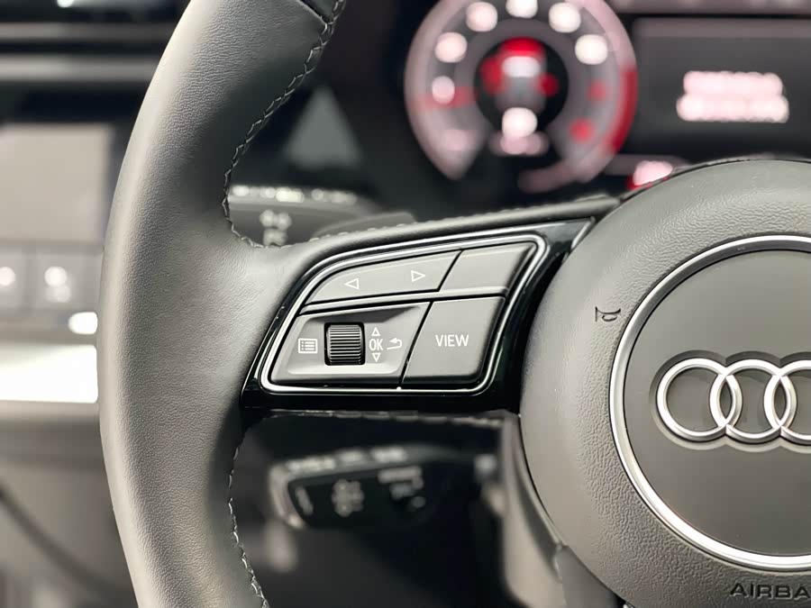 Audi A8 2021 imagen de coche #32