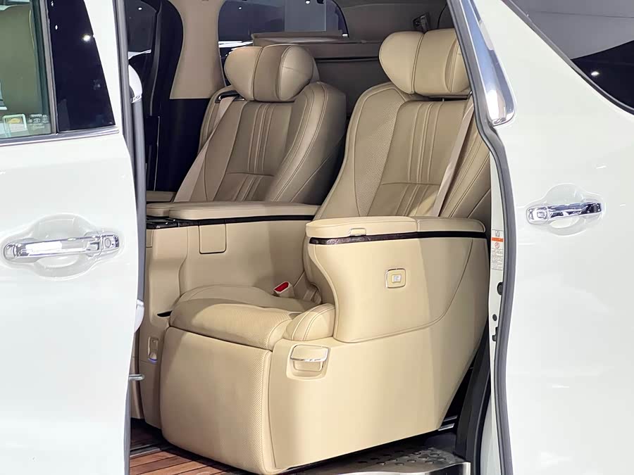 丰田 埃尔法 2018 汽车图片 #32