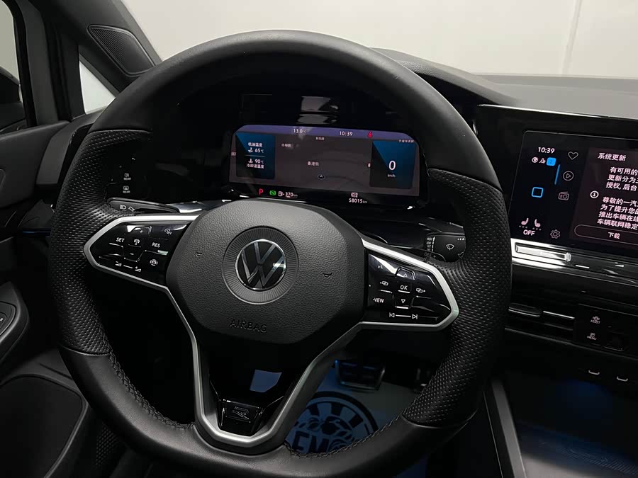 Volkswagen Golf 2022 car image #32
