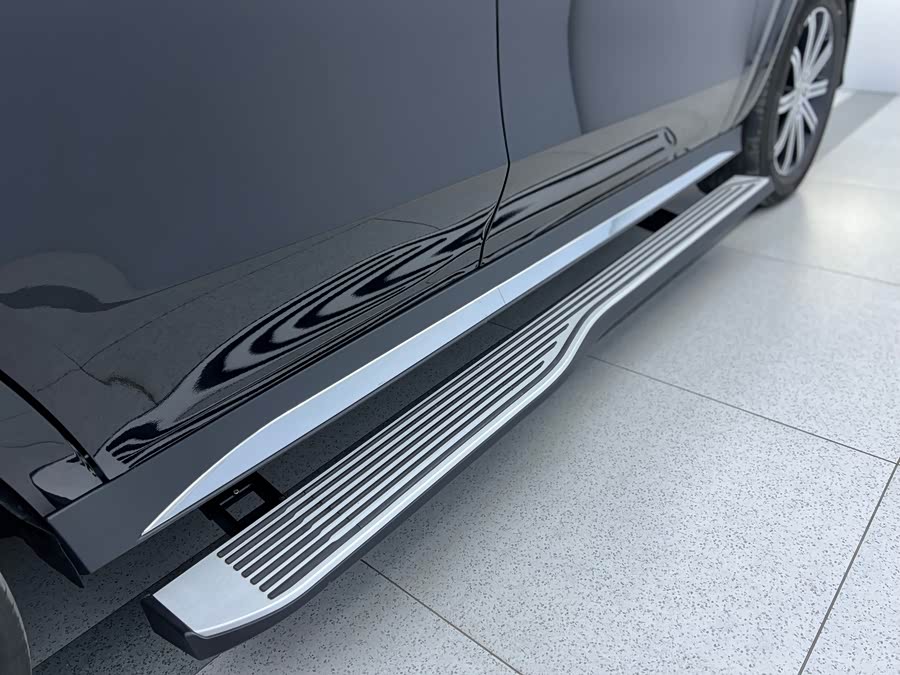 Mercedes-Benz GLE Class 2025 صورة سيارة #32