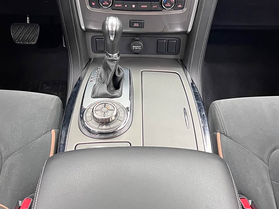 日产 途乐 2018 汽车图片 #32