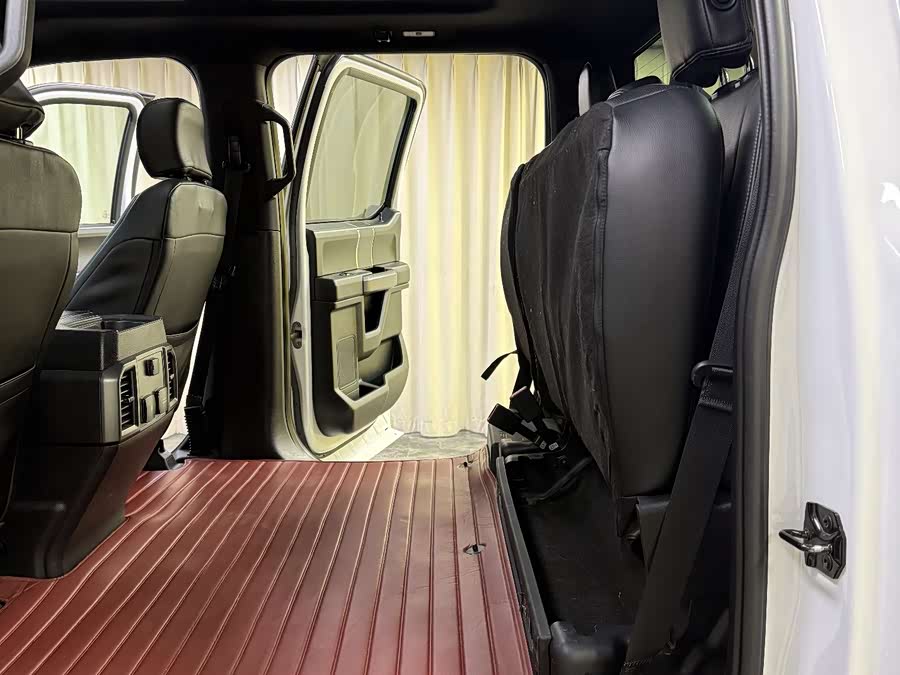 Ford Edge 2021 car image #32