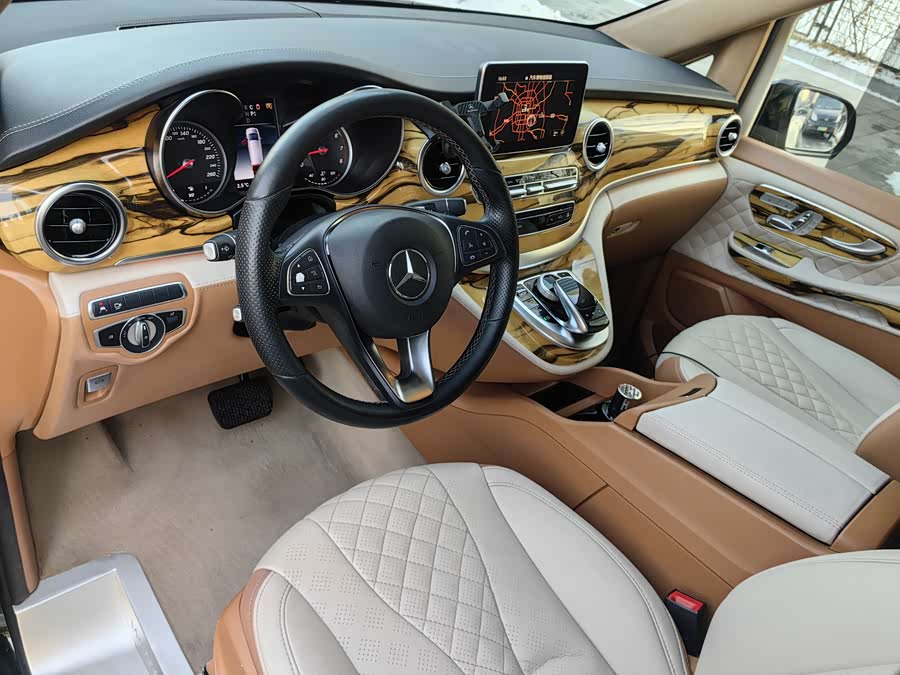 Mercedes-Benz V Class 2020 #32 Mercedes-Benz V Class 2020 car image #32