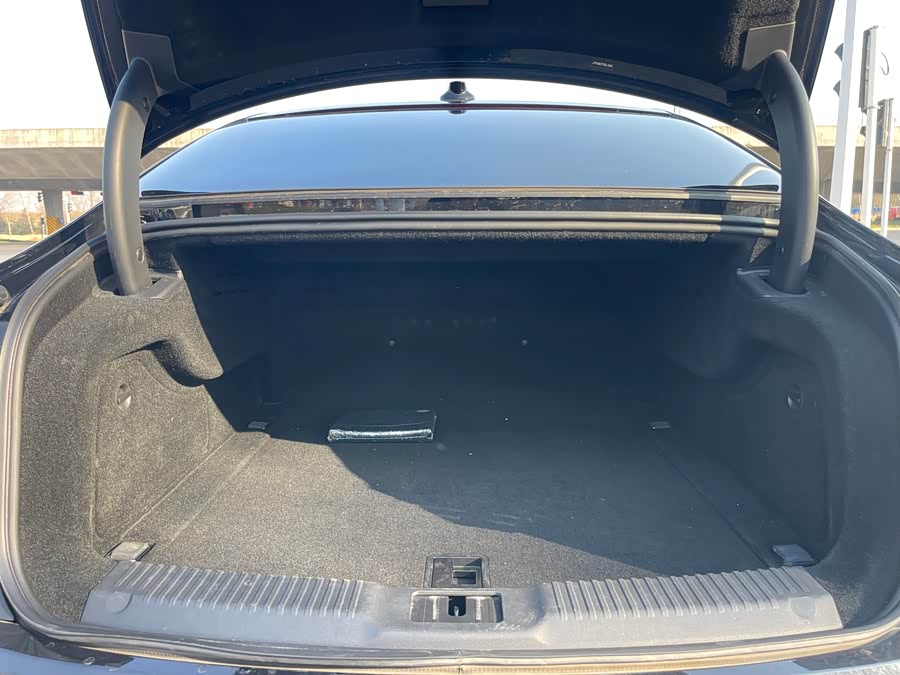 HongQi H9 2021 car image #32