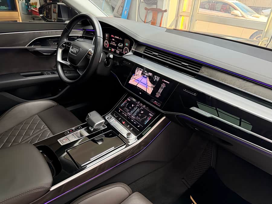 Audi A8 2021 imagem de carro #32