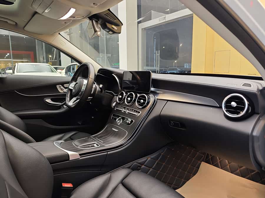 Mercedes-Benz C Class 2020 car image #32