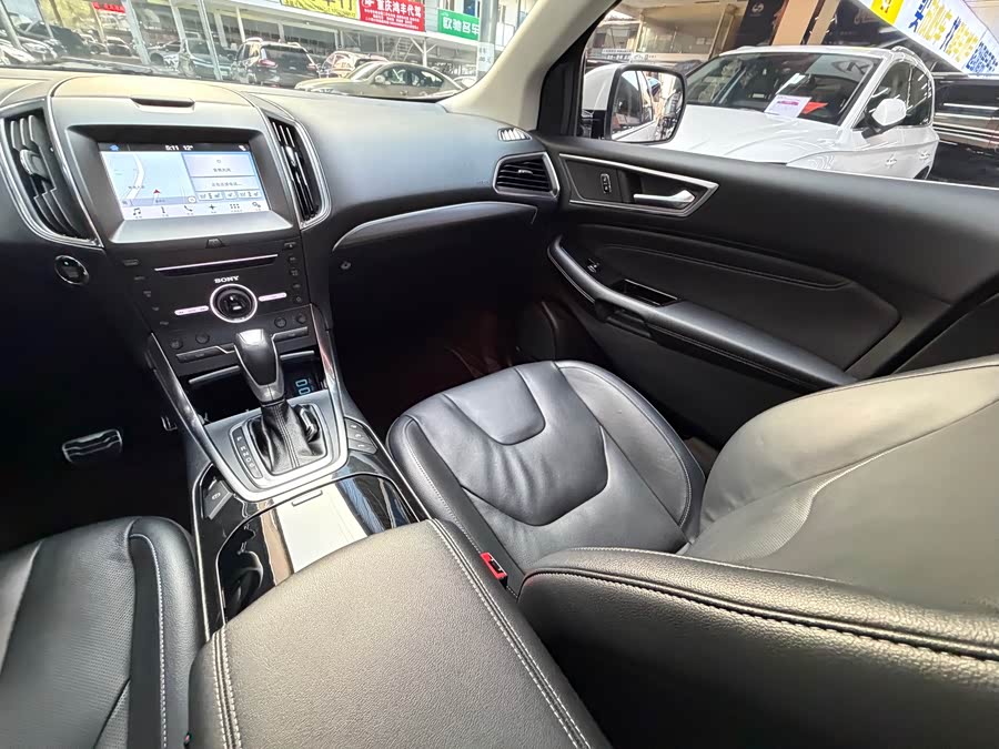 Ford Edge 2018 immagine di auto #32