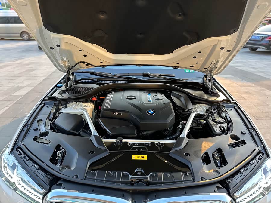 BMW 5 Series New Energy 2020 car image #32