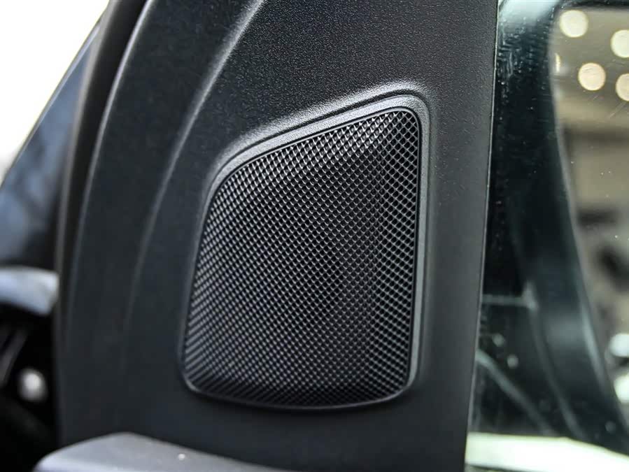 Mercedes-Benz GLE Class 2023 car image #32