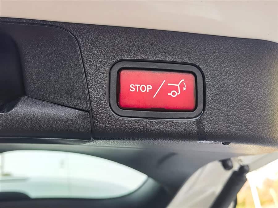 Mercedes-Benz GLB Class 2020 car image #32