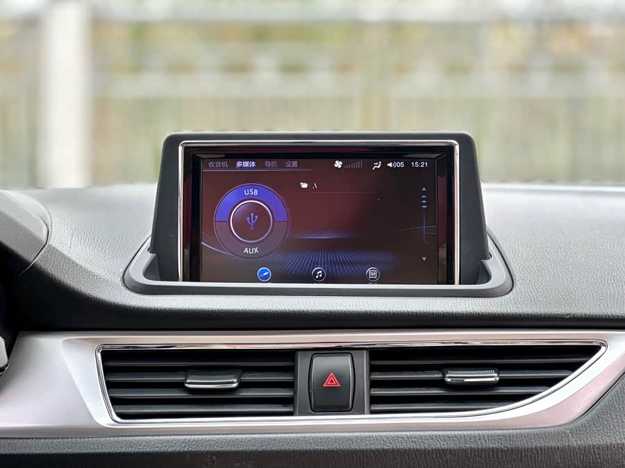 Changan Alsvin V7 2015 car image #32