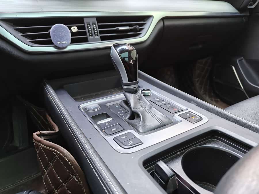 BYD Tang 2018 #32 BYD Tang 2018 car image #32