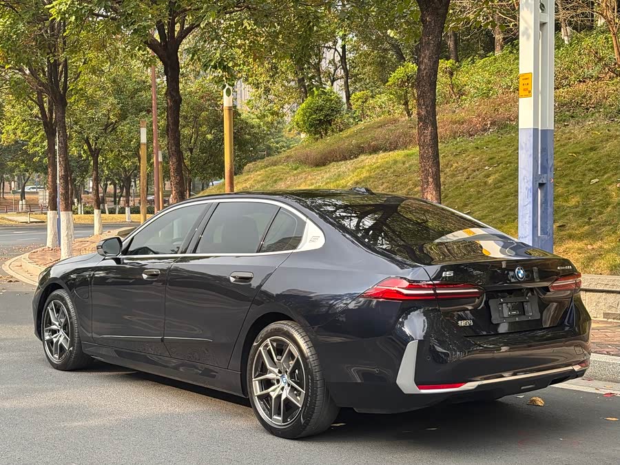 BMW i5 2024 #32 BMW i5 2024 car image #32