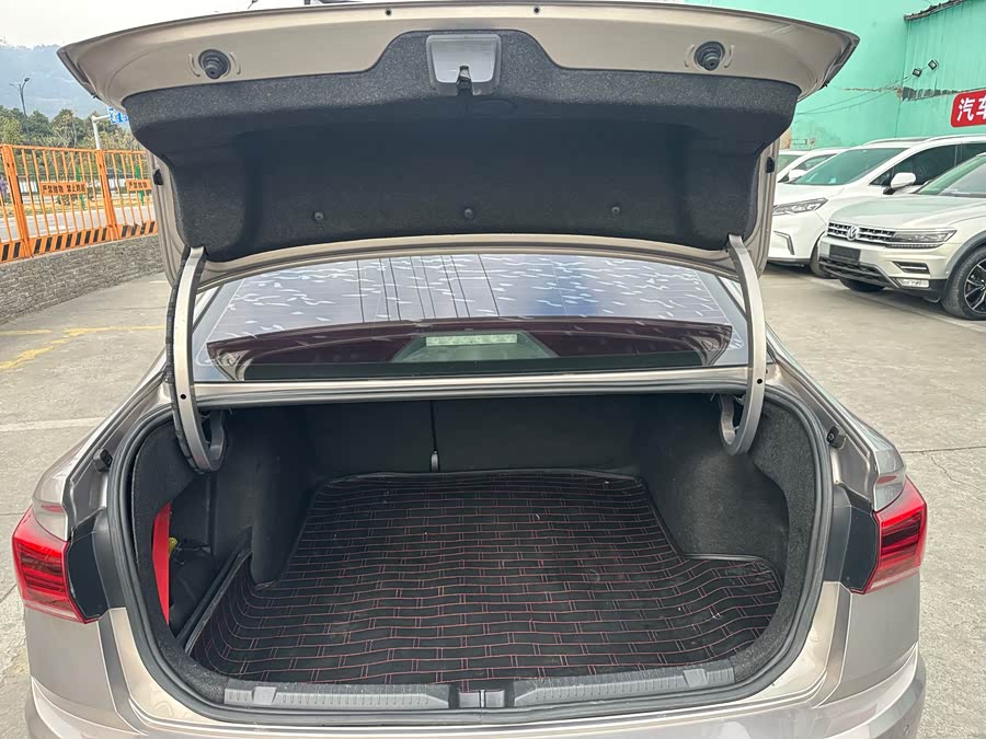 Volkswagen Bora 2019 car image #32