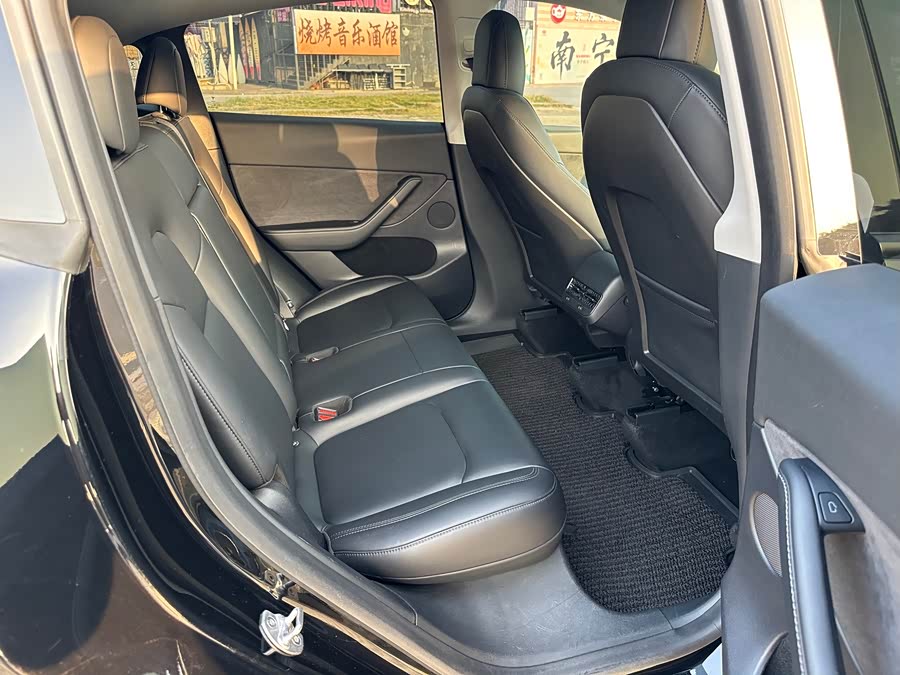 Tesla Model Y 2022 #32 Tesla Model Y 2022 car image #32