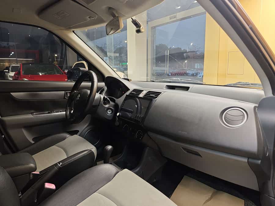 Suzuki Swift 2015 car image #32