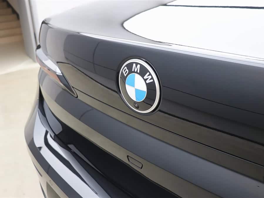 BMW 7 Series 2024 car image #32