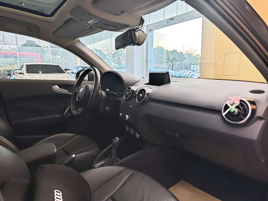 Audi A1 2013 car image #32