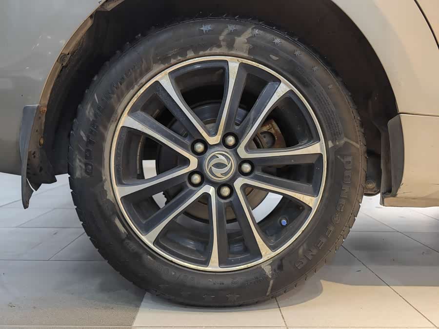 Forthing S500 2016 car image #32