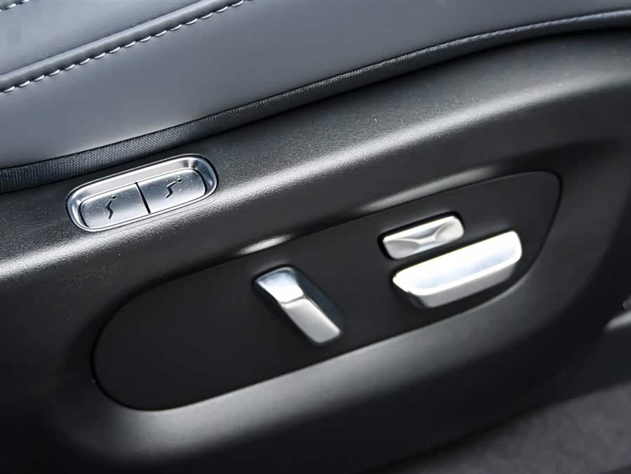 MI YU7 2025 image de voiture #32