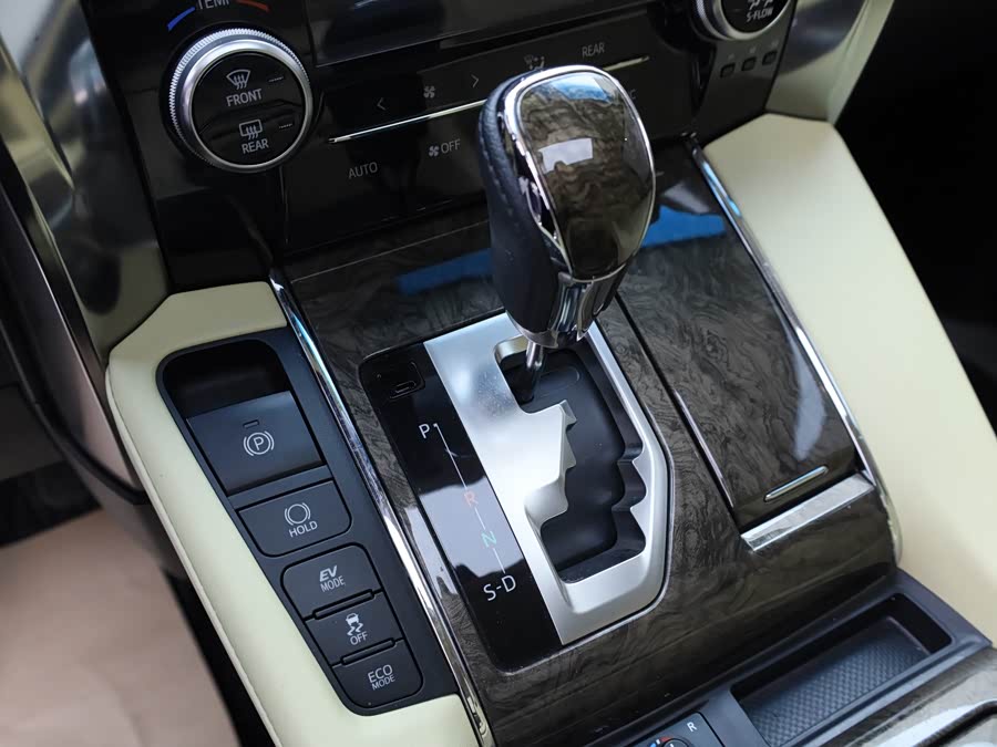 Toyota Vellfire 2022 #32 Toyota Vellfire 2022 صورة سيارة #32