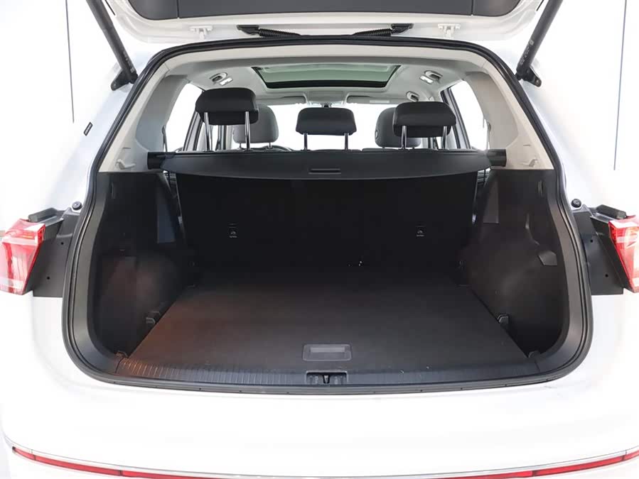 Volkswagen Tiguan L 2021 car image #32