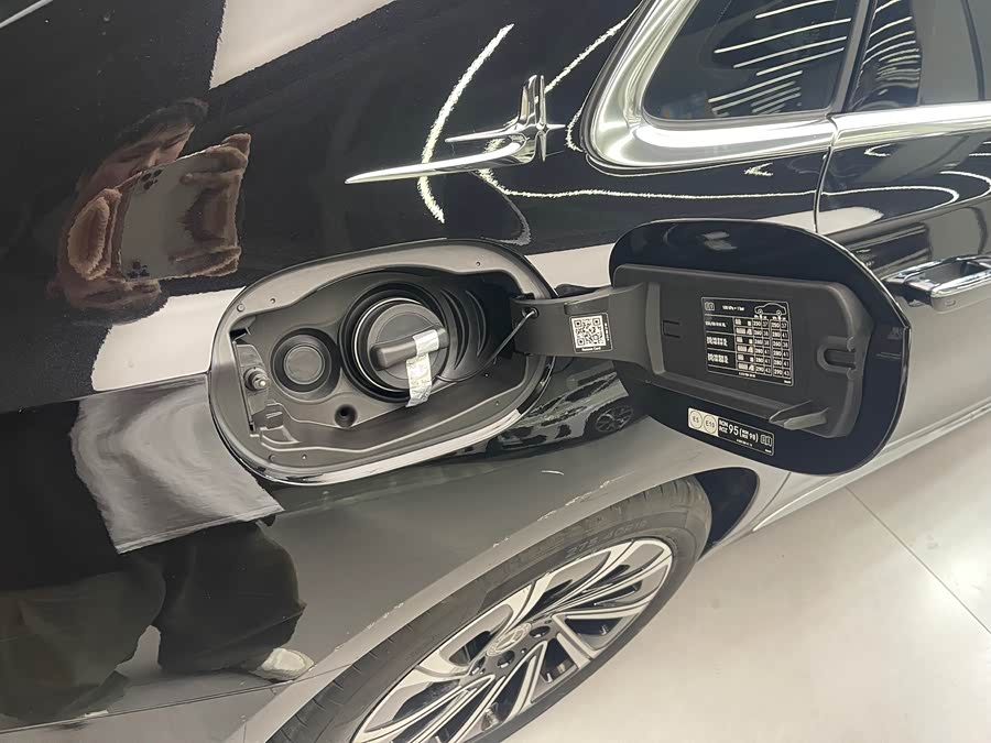 Mercedes-Benz E Class 2024 car image #32