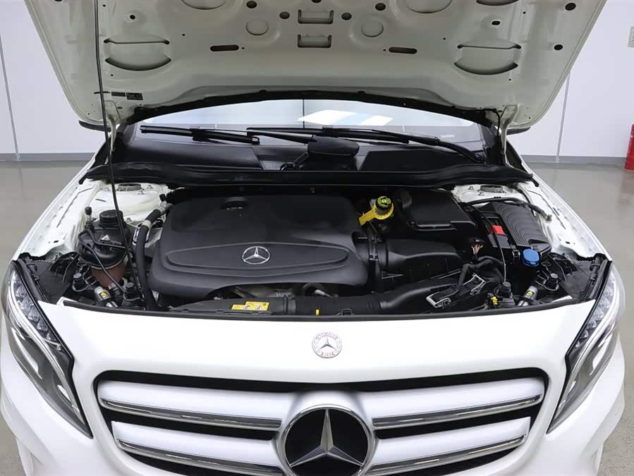 Mercedes-Benz GLA Class 2016 car image #32