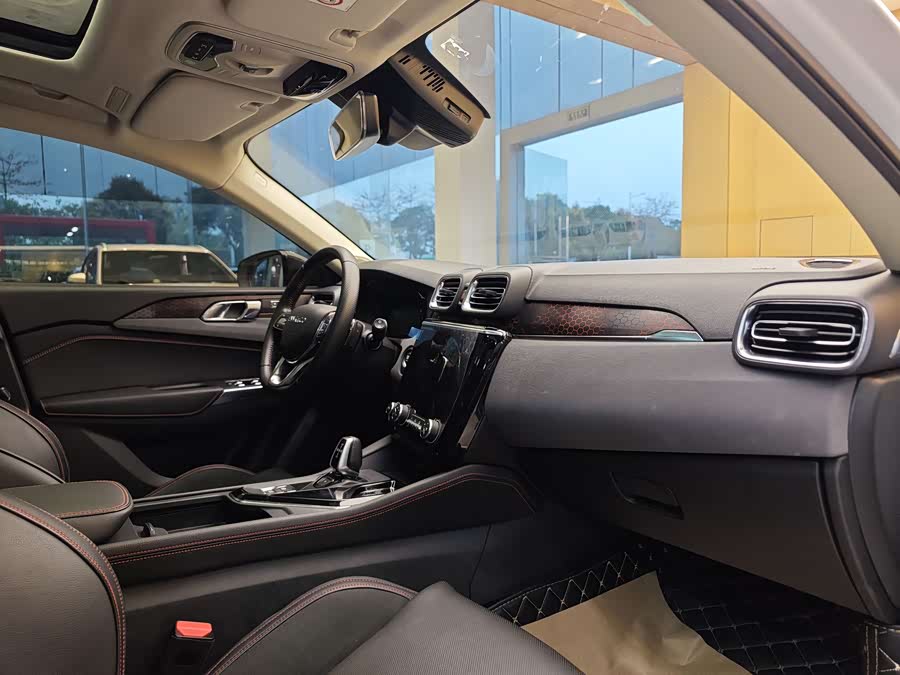 Lynk & Co 02 2019 #32 Lynk & Co 02 2019 car image #32