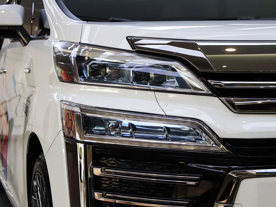 Toyota Vellfire 2022 car image #32