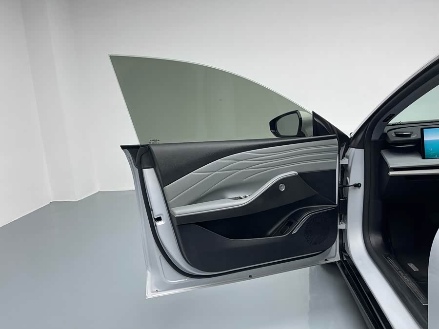 GEELY 2024 car image #32