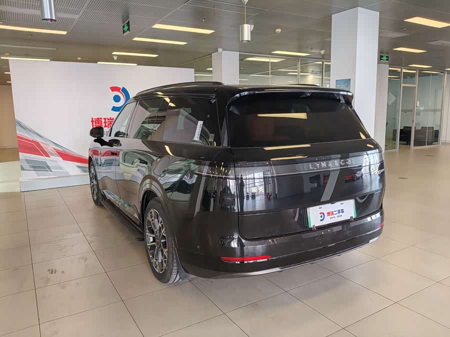 Lynk & Co 900 2025 car image #32