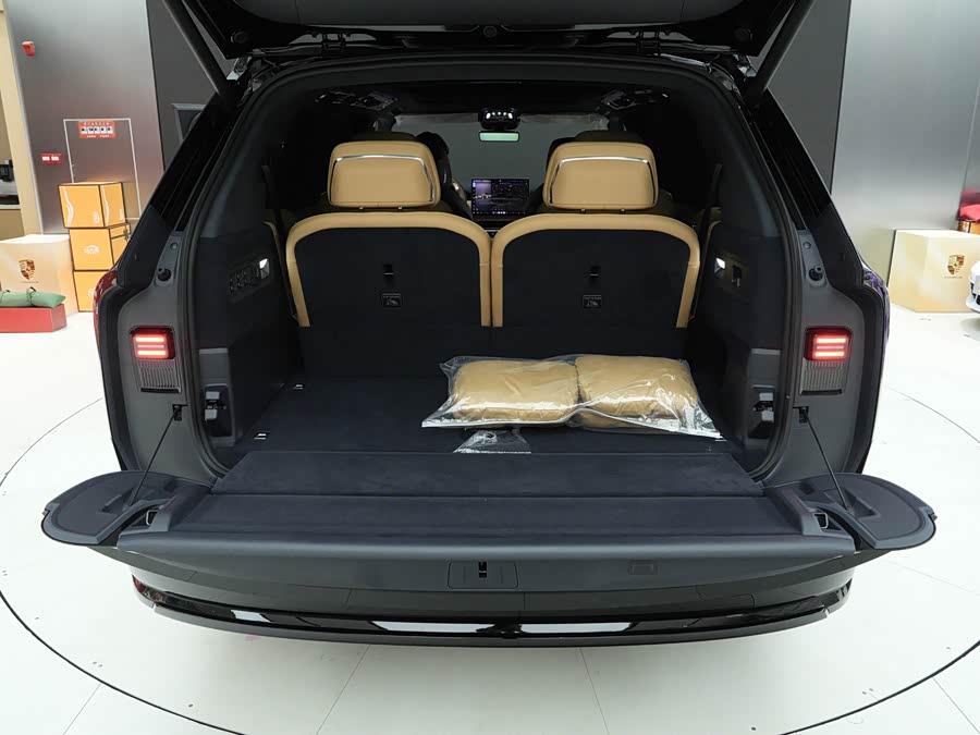 极氪 极氪9X 2026 汽车图片 #32