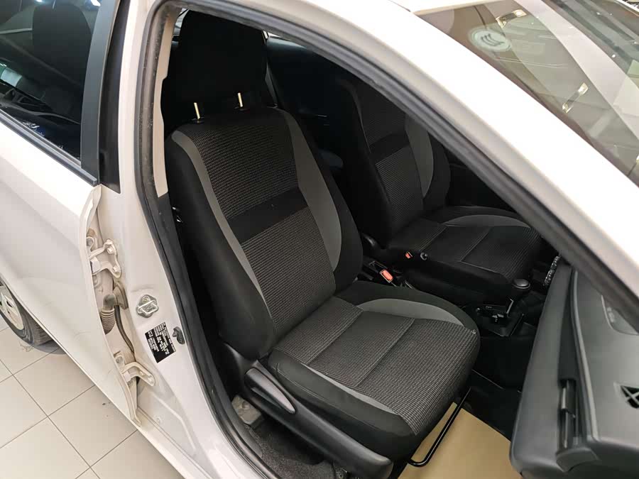 Vios 2023 car image #32