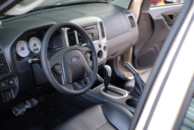 Ford Escape (Imported) 2007 #32 Ford Escape (Imported) 2007 car image #32