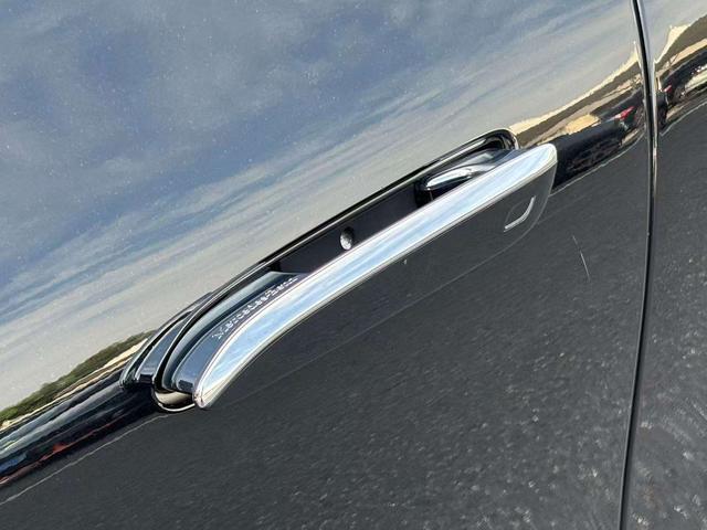 Mercedes-Benz EQS SUV 2023 car image #32