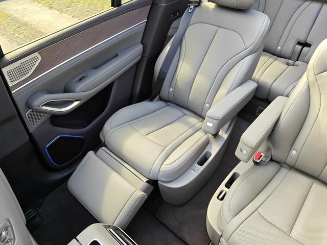 Denza N9 2025 #32 Denza N9 2025 car image #32