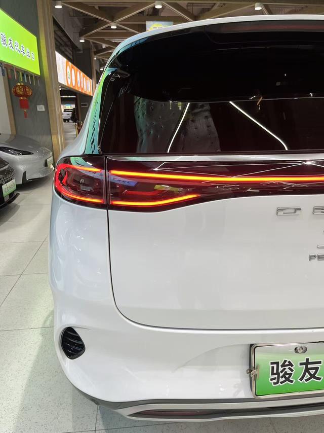 Denza X 2020 car image #32