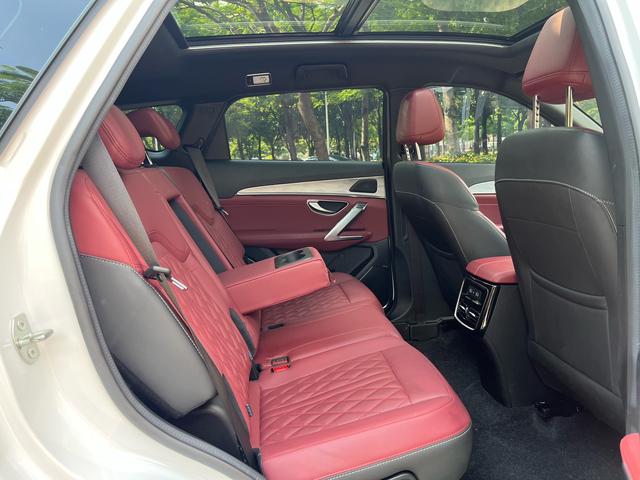 Jetour X70 PLUS 2023 car image #32