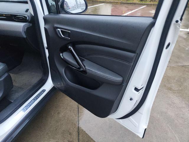 零跑汽车 零跑T03 2021 汽车图片 #32