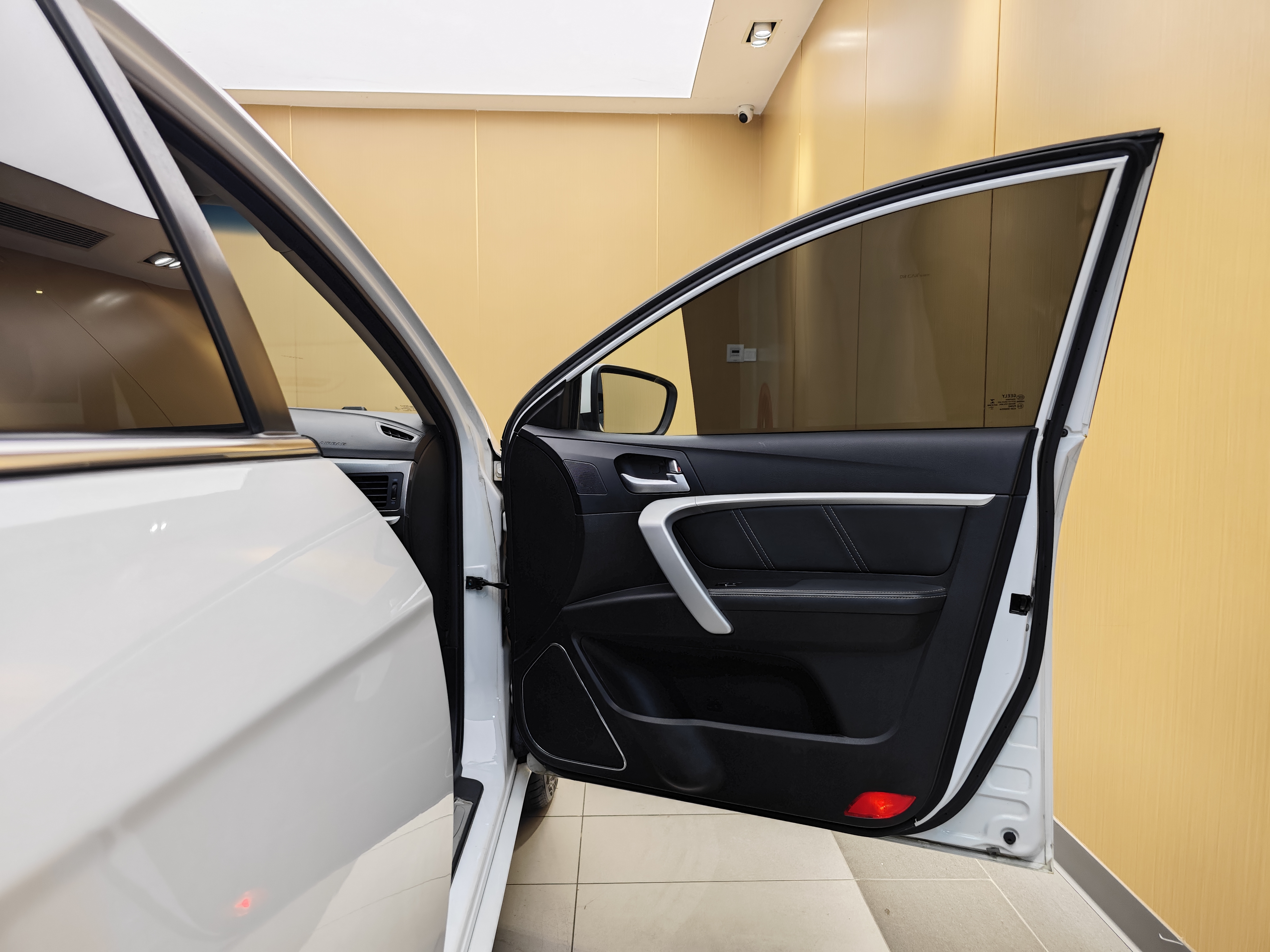 GEELY Emgrand 2018 car image #32